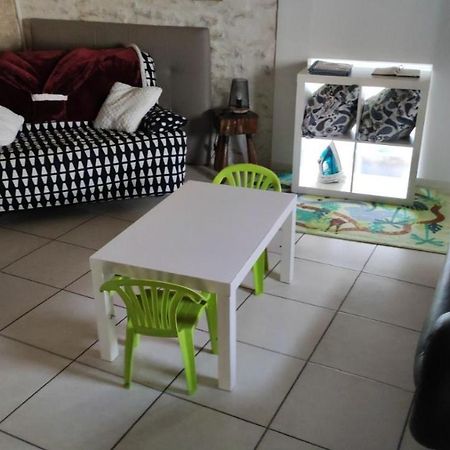 Holiday Home Aqueducienne Аюй Экстерьер фото